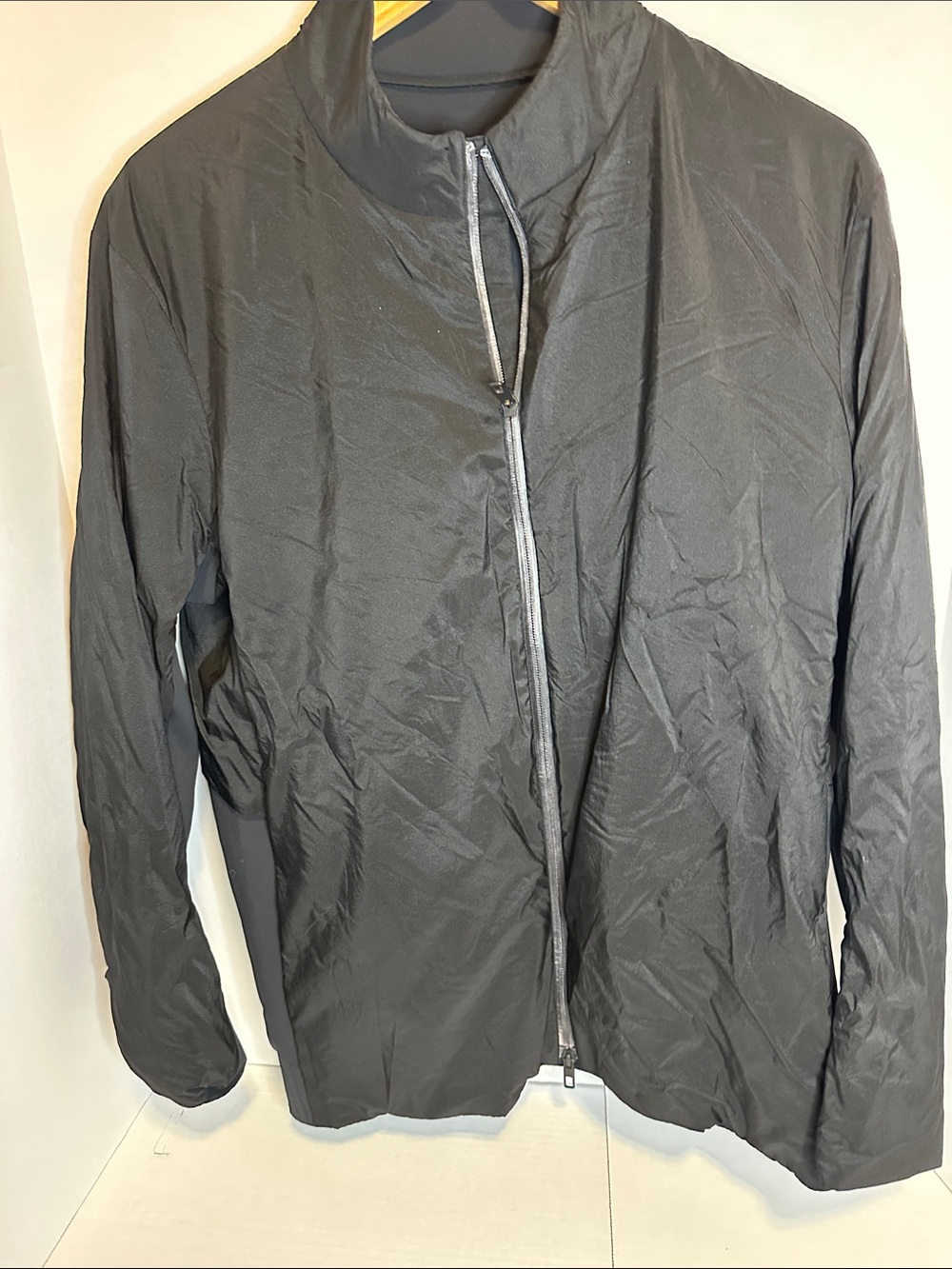 Lululemon men’s Black Zip-Up Jacket size L
